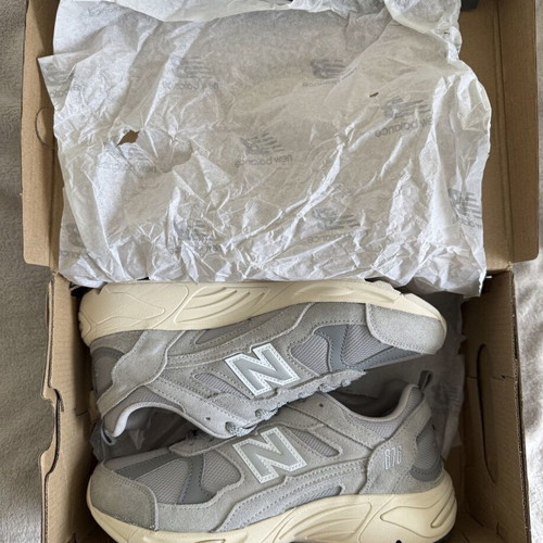 New Balance 878 sneakers new