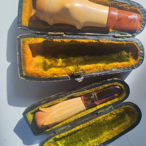 Vintage tobacco and cigarette pipes collection used, set of 8 with cases