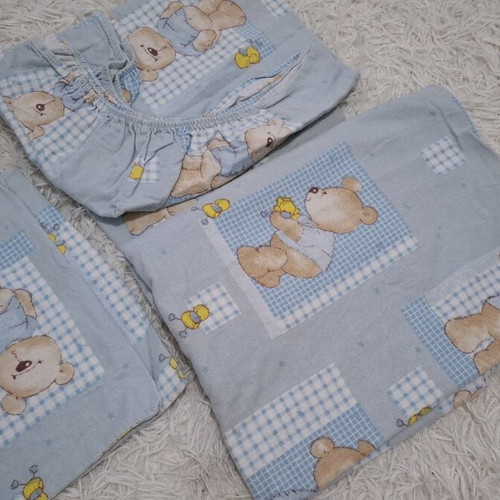 Crib sheet set used, flannel with fitted sheet and pillowcase