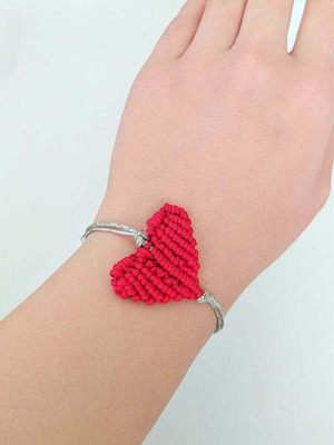 Valentine's Day gift handmade macrame bracelet red heart