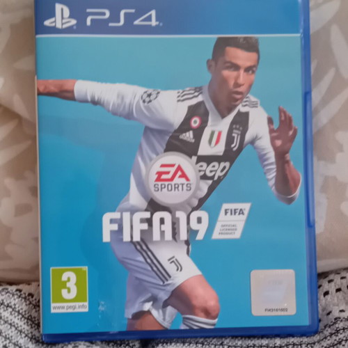 FIFA 19 PS4 slightly used