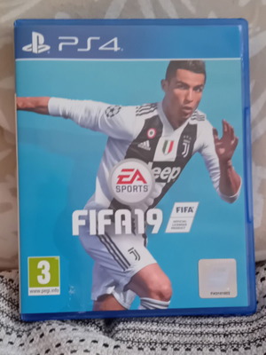 FIFA 19 PS4 slightly used