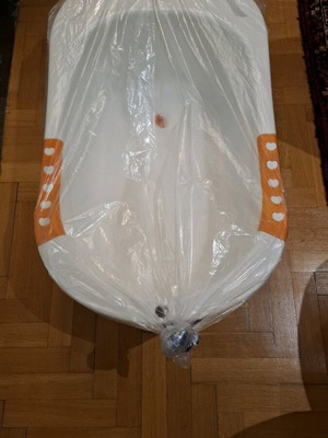 Plastic baby bathtub like new