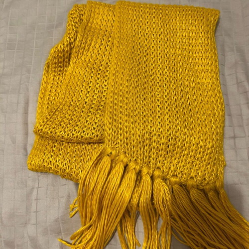 Long mustard scarf like new