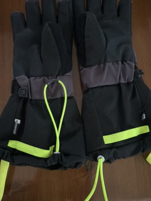 Snow gloves for children 7-8 years like new, black
