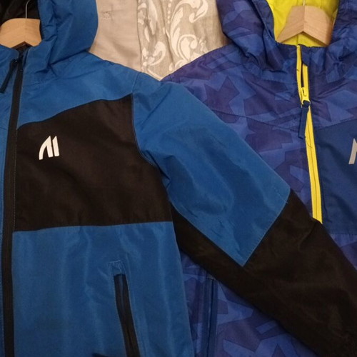 Children's ski jackets like new, set of two pieces