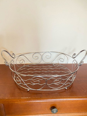 Large metal fruit bowl Max Home like new with decorative spirals