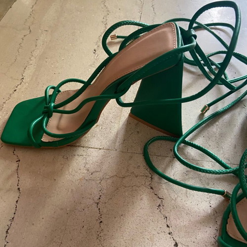 High-heeled sandals like new, green, size 37, thick heel