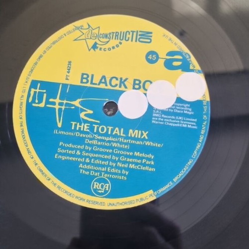 Vinyl Black Boxed Total Mix used