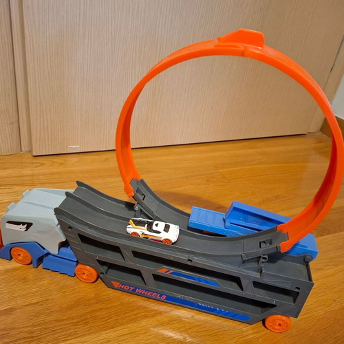 Hot Wheels Stunt N' Go Track - Carrier like new
