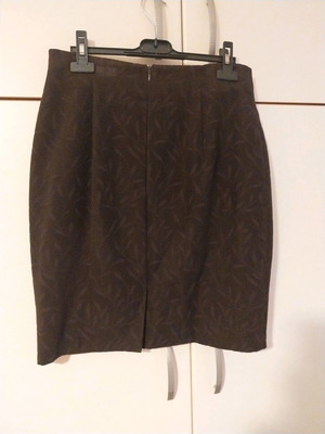 Brown skirt size M like new with embossed leaf pattern