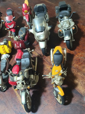 Model motorcycles used, good condition