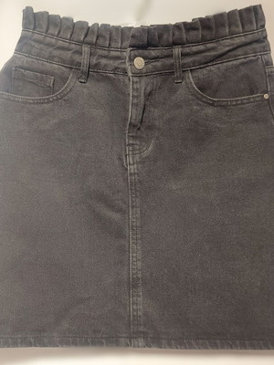 Φούστα τζιν μαύρη ψηλόμεση, σε άριστη κατάσταση, μέγεθος 40 (S)