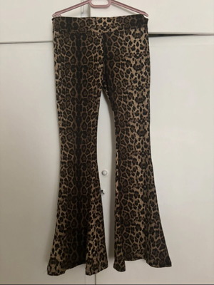 Bellbottom pants leopard print elastic size L/XL like new