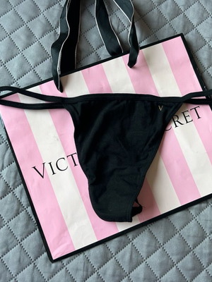 Дамско бельо Victoria's Secret ново, размер L, черно