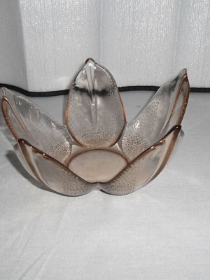 Colored glass fruit bowl, 17 cm diameter