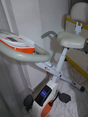 Αναδιπλούμενο ποδήλατο γυμναστικής μεταχειρισμένο με ψηφιακό μετρητή