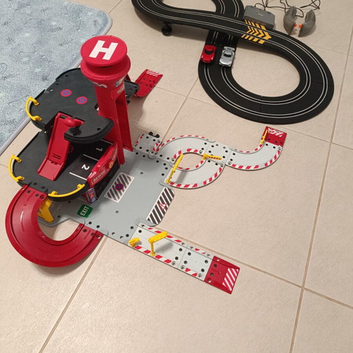 Majorette fire station and Maisto Tech racetrack like new