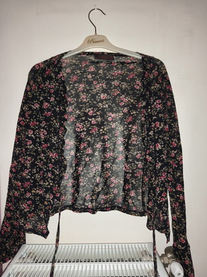 Zara vintage floral top like new, size M