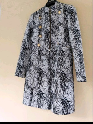 Regalinas dress coat small, jacquard fabric with gold buttons