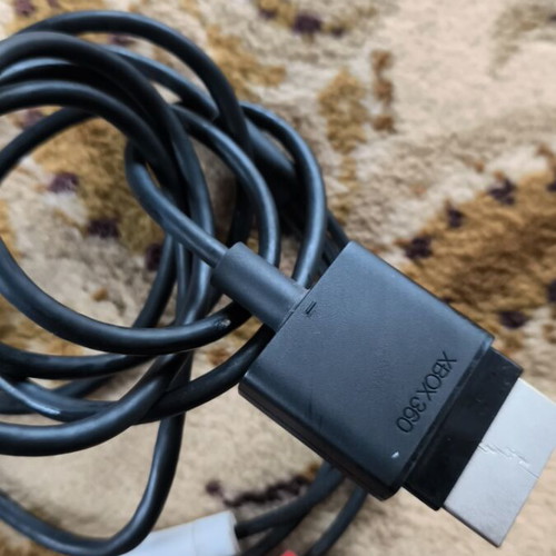 Xbox 360 audio video connection cable used