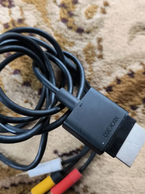 Xbox 360 audio video connection cable used