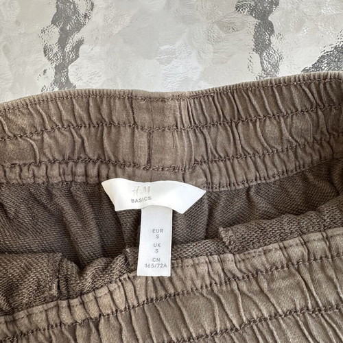 H&M shorts size S like new, khaki green
