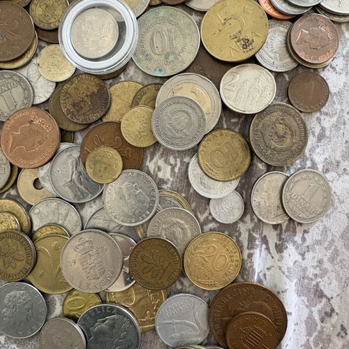 Lot of coins used, 2.9 kg from Europe Asia Oceania South America
