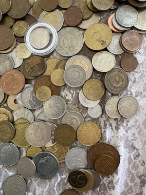 Lot of coins used, 2.9 kg from Europe Asia Oceania South America