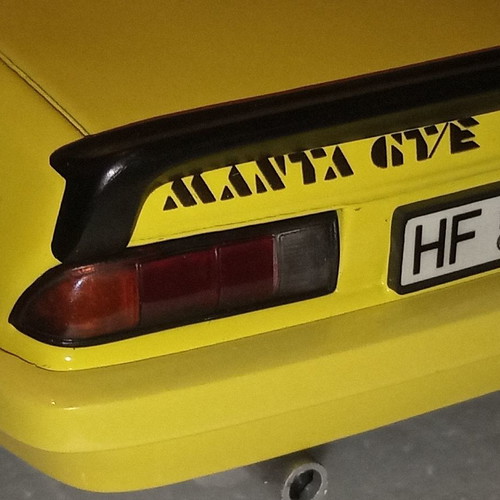 Opel Manta GT/E συλλεκτική μινιατούρα μεταχειρισμένη κλίμακας 1/18