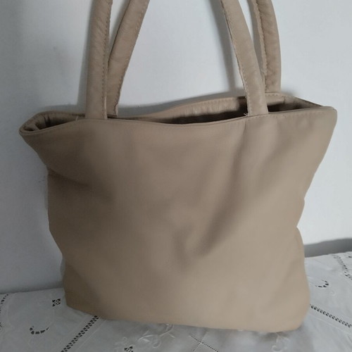 Leather shoulder bag like new, beige, summer style