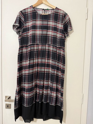 Benetton dress size Large like new, multicolored