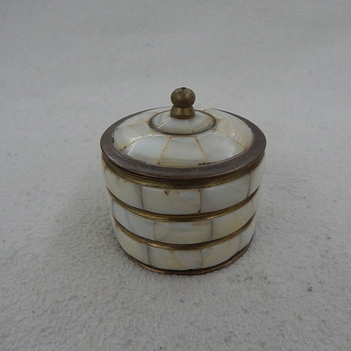 Old bronze decorative box, 7 cm diameter