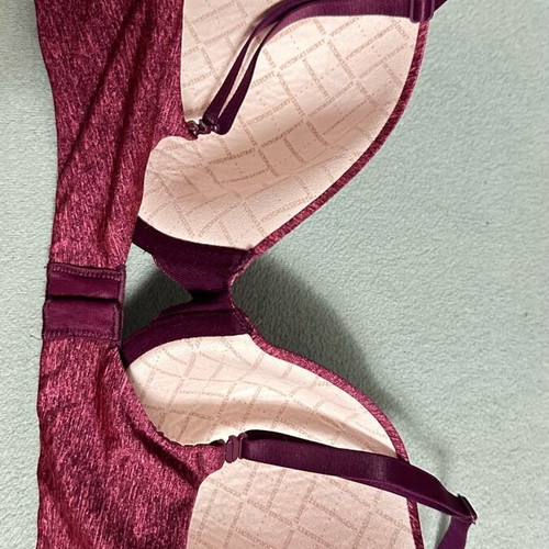 Victoria’s Secret 75 D bra new uplift semi Demi
