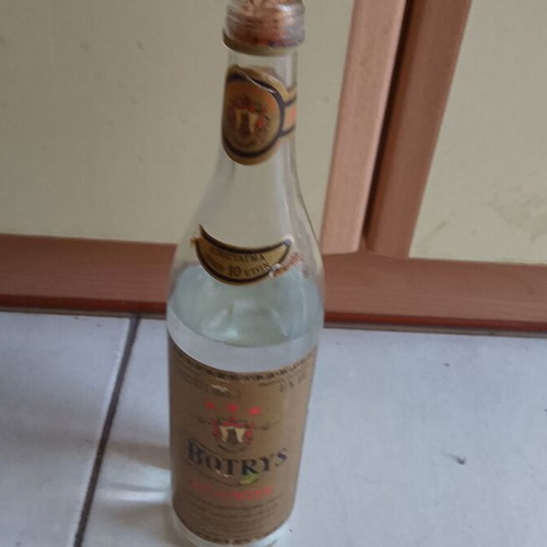 Botrys vodka bottle 1962 used, Greek 10-year-old spirit 700g