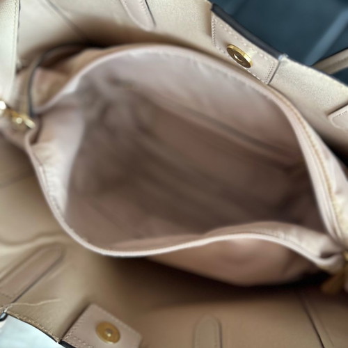 Michael Kors bag like new