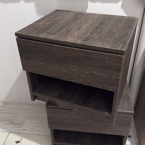Set of 4 nightstands in 4 pieces, good quality