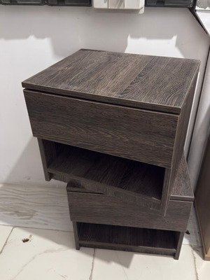 Set of 4 nightstands in 4 pieces, good quality