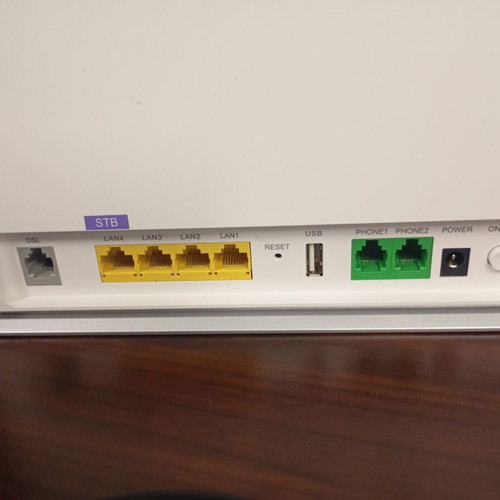 Cosmote hybrid access point with SIM card port