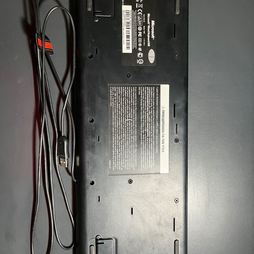 Microsoft wired keyboard used, model 600