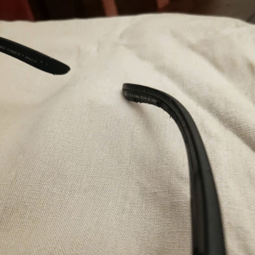 H&M Sports Sunglasses like new, black frame with purple mirror lens