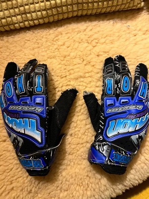 Thor motorcycle gloves used with wear for training