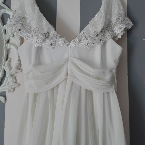 Wedding dress new, size XL, beige with lace and multicolor hem
