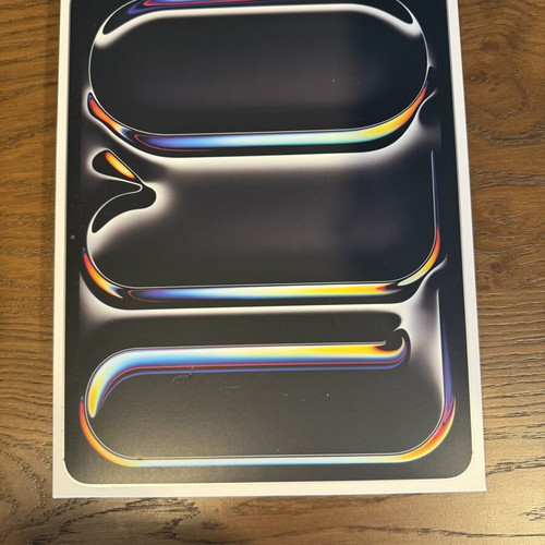 iPad Pro M5 13 with Magic Apple Keyboard, Apple Pencil Pro, Nomad folio case, tempered glass