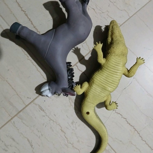 Plastic animals like new, 2 pieces