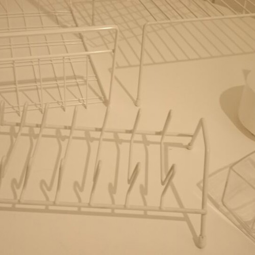 Kitchen Organization Set like new, 2 plate racks and 3 shelves