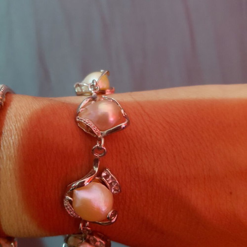 Bracelet with pearls like new, beige