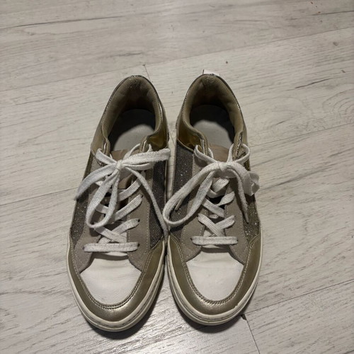 Rococo women's sneaker in good condition, size 39, white and gold