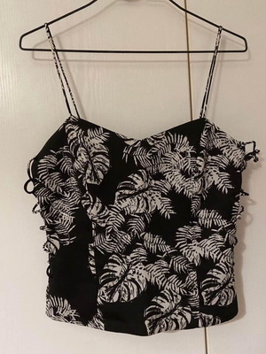 Zara топ черен с дизайн и корсетни отвори, размер S/M, като нов
