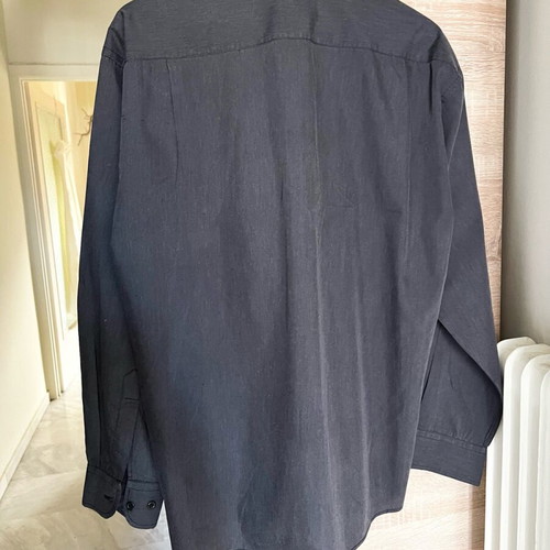 Men's dark gray shirt large like new